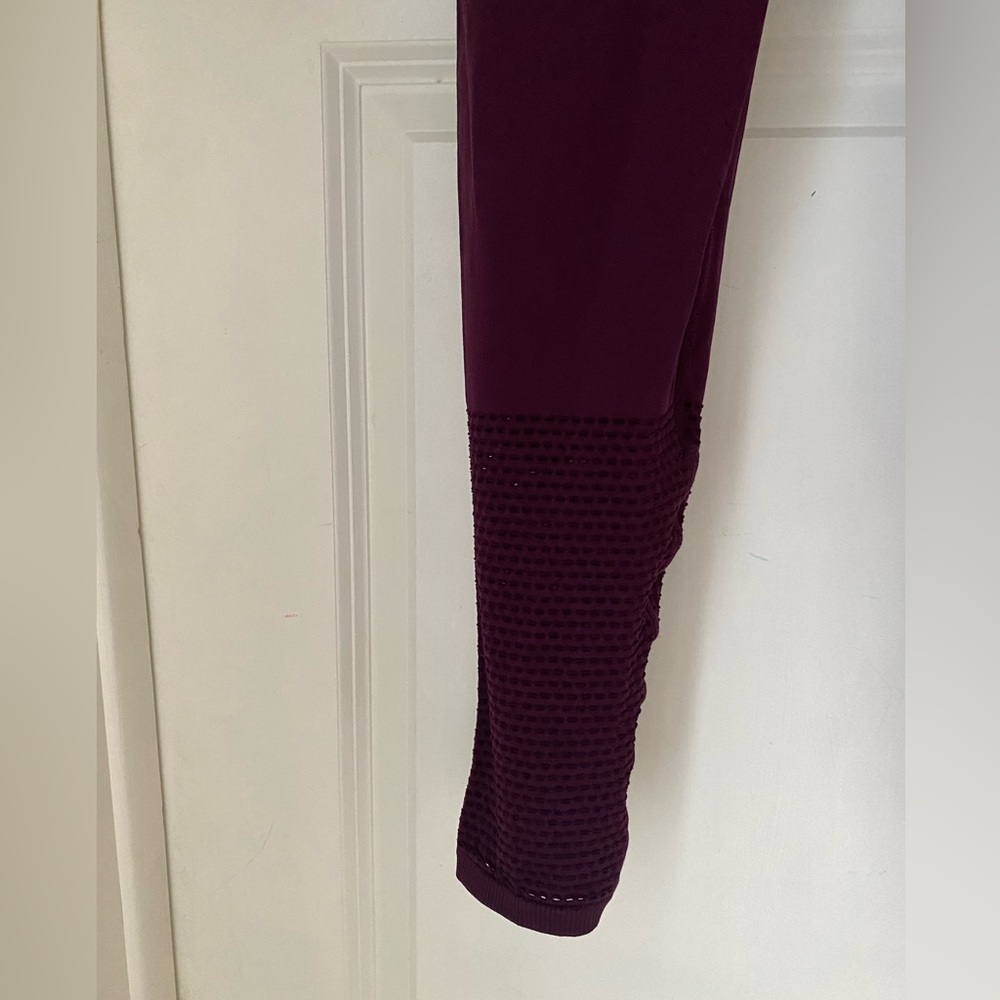 Fabletics Breezy Mesh Panels Seamless Leggings Si… - image 5